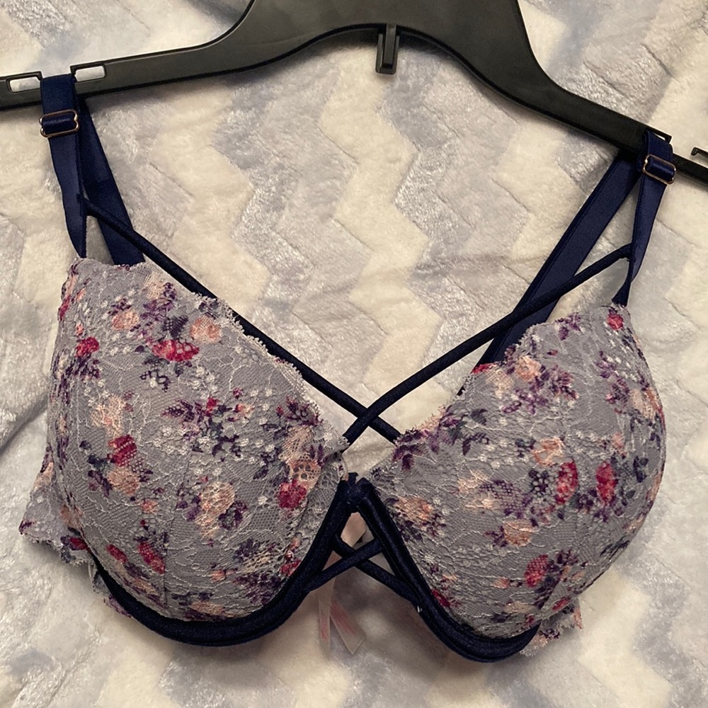 PINK Victoria’s Secret Date Push-Up Bra in size 36DD